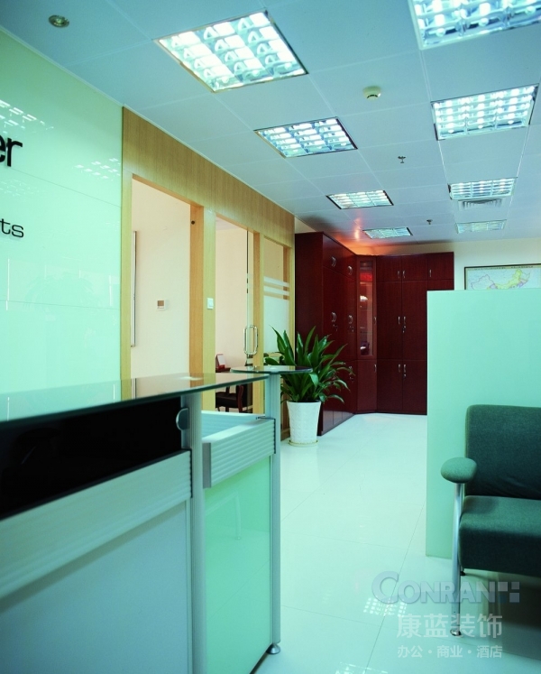 前臺(tái)區(qū)域過(guò)道