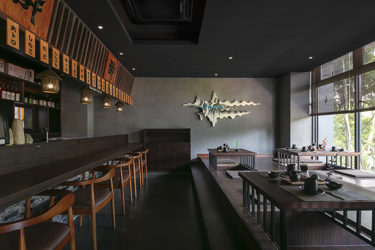 餐廳二層與吧臺(tái)