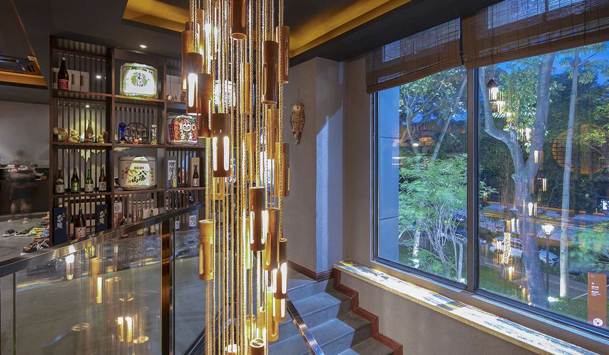 餐廳二層樓梯過(guò)道